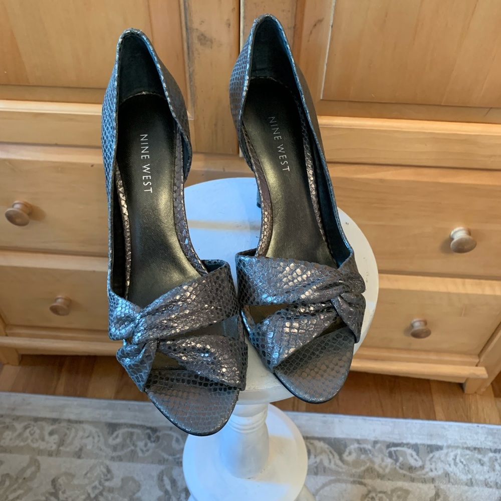 Nine West Gray heels